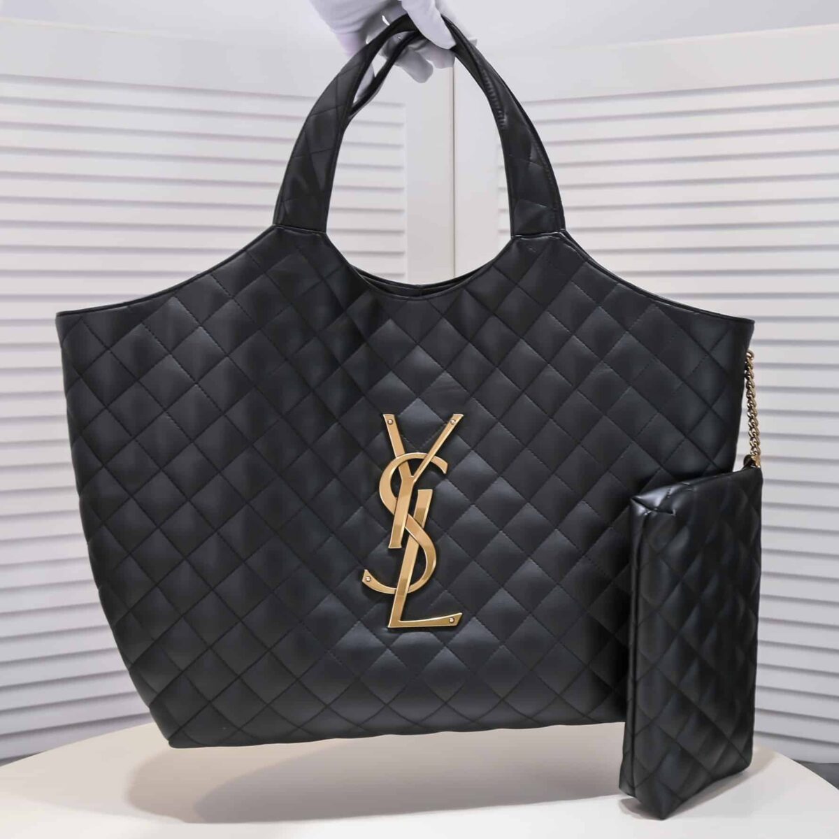 Saint Laurent Icare Maxi Shopping Bag In Quilted Lambskin 58Cm - Image 5
