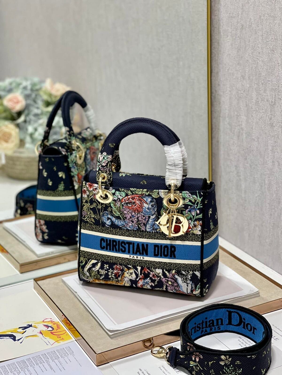 Dior Medium Lady D-Lite Blue Multicolor D-Constellation Embroidery M0565Oruv_M928 24Cm - Image 3