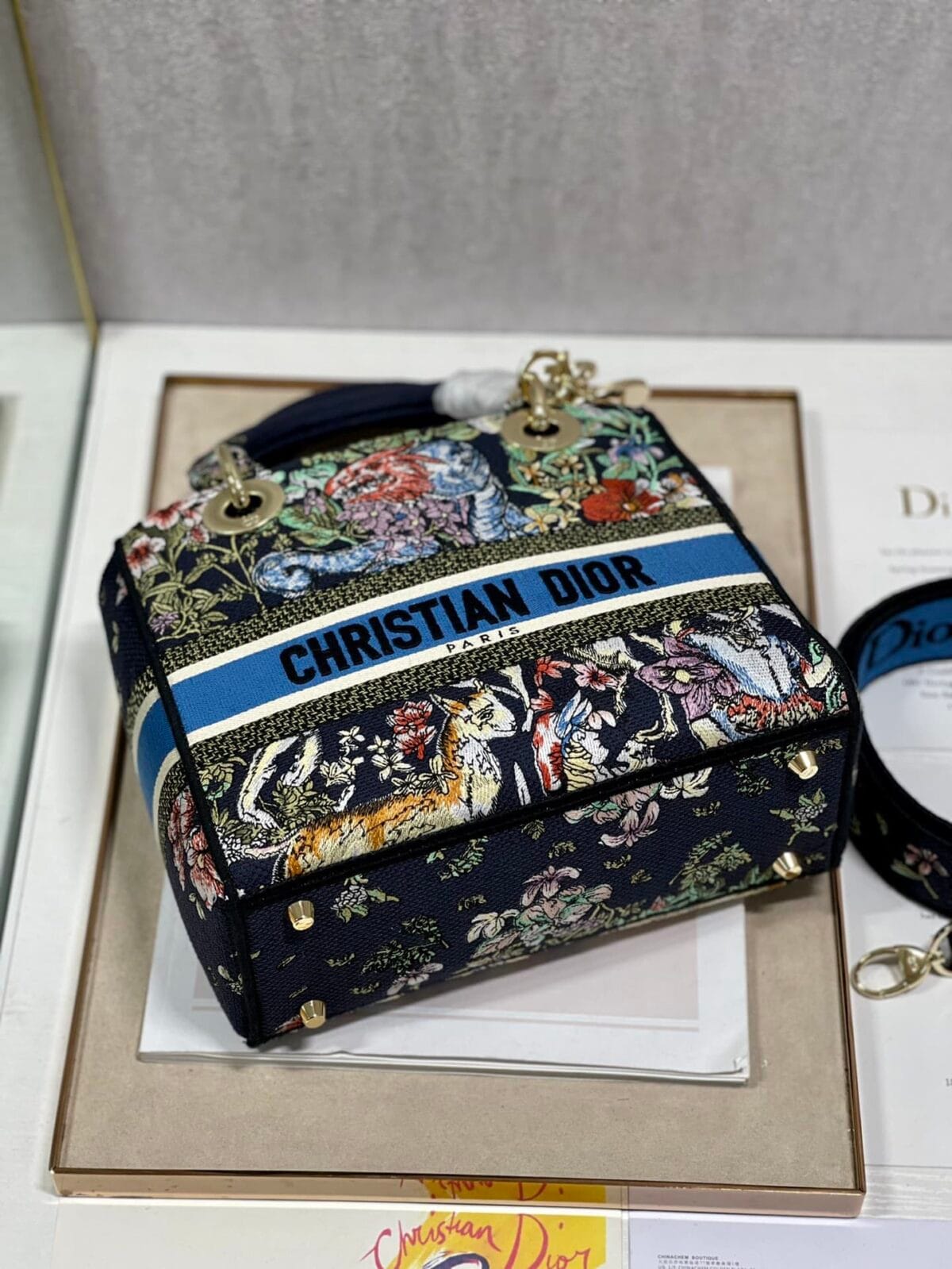 Dior Medium Lady D-Lite Blue Multicolor D-Constellation Embroidery M0565Oruv_M928 24Cm - Image 5