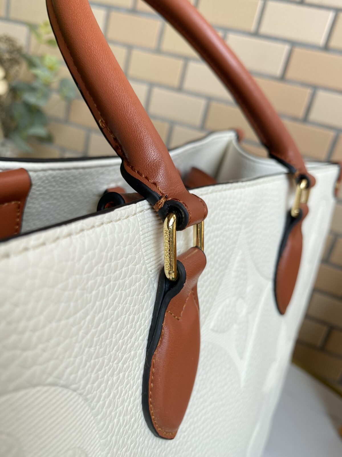 Louis Vuitton Onthego Gm White Bag 41Cm M44558 - Image 5