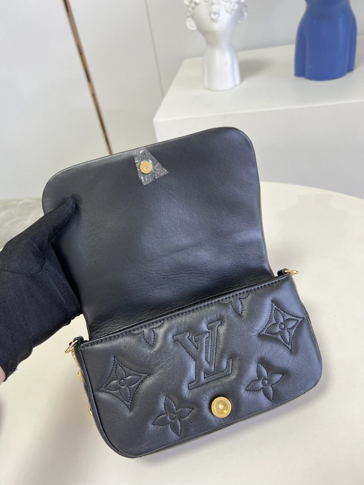 Louis Vuitton Wallet On Strap Bubblegram Black M81398 - Image 7