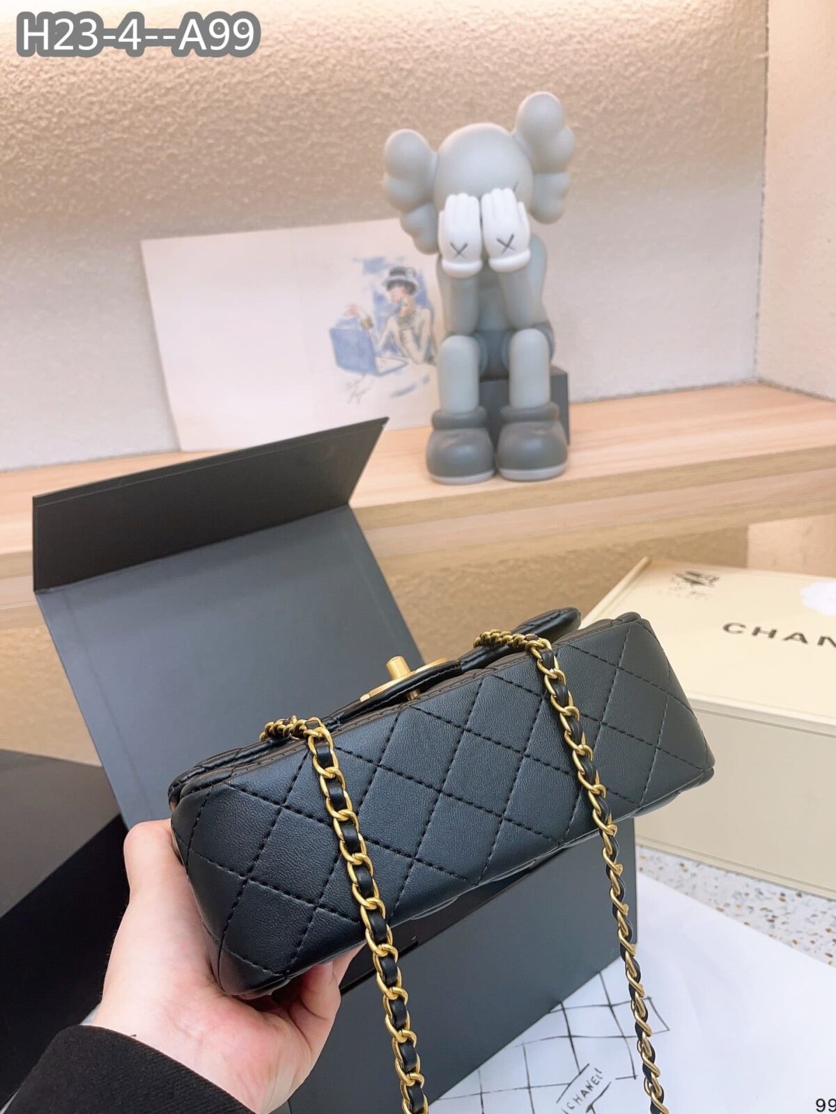 Chanel 22B Flap Bag With Gold Hardware Top Handle Black 21Cm As2431 - Image 3