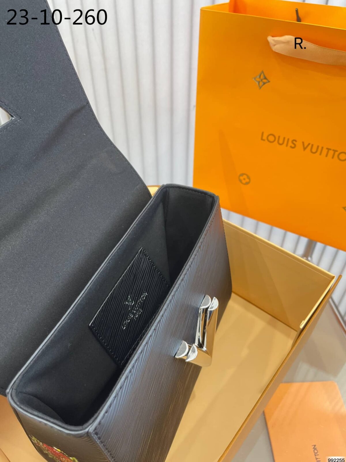 Louis Vuitton Twist Bag Black 23Cm - Image 11