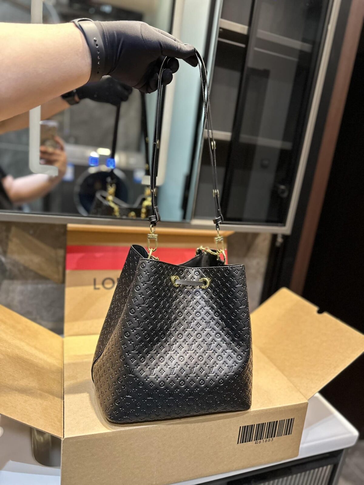 Louis Vuitton Néonoé Bb Black 25Cm M22598 - Image 4