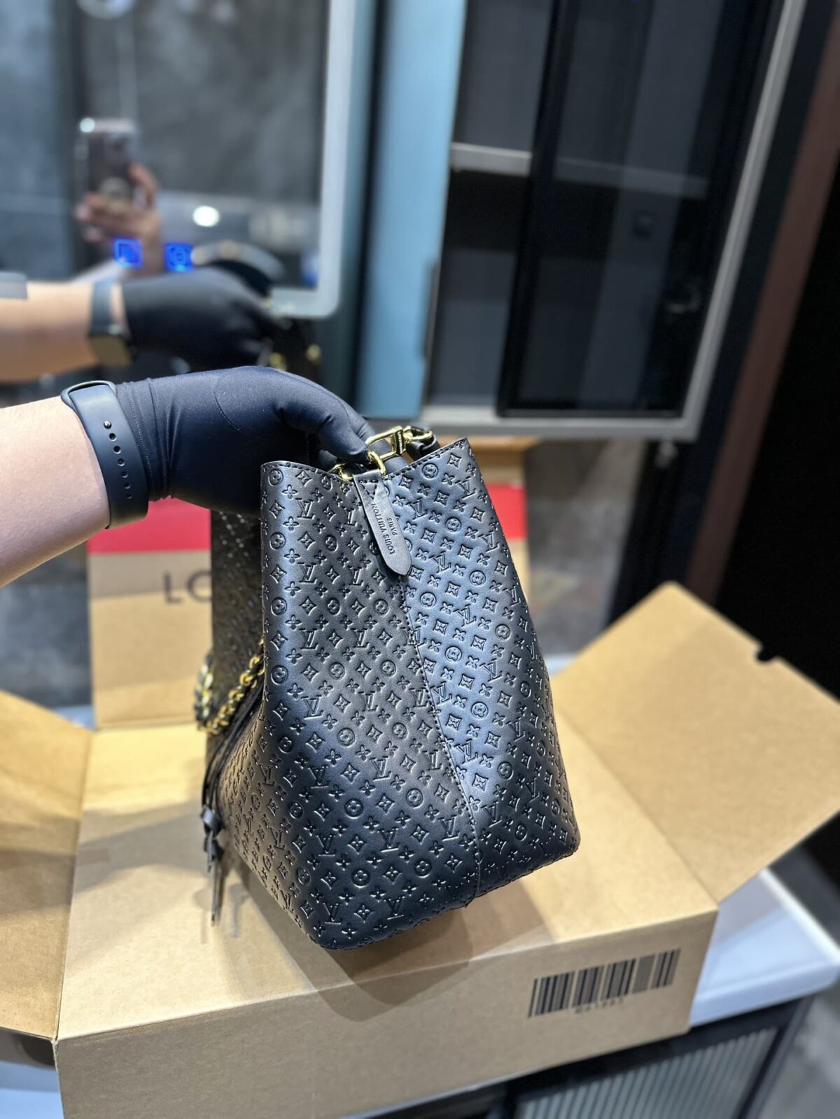Louis Vuitton Néonoé Bb Black 25Cm M22598 - Image 8