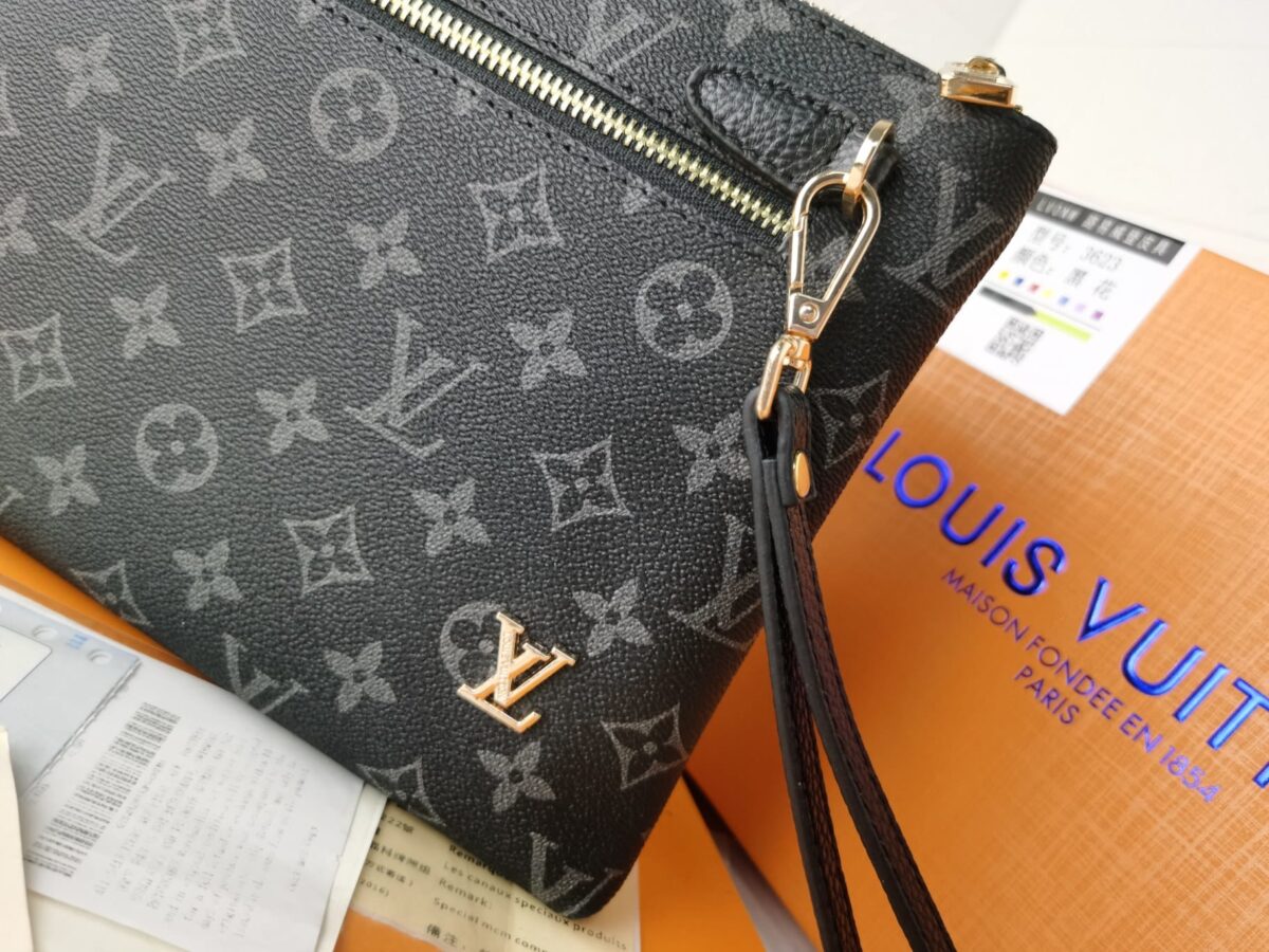 Louis Vuitton Pochette Monogram Canvas Black 27Cm - Image 5