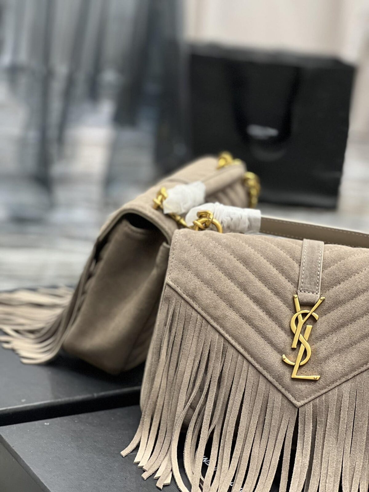 Saint Laurent College Medium Suede Shoulder Bag Gray 24Cm - Image 6