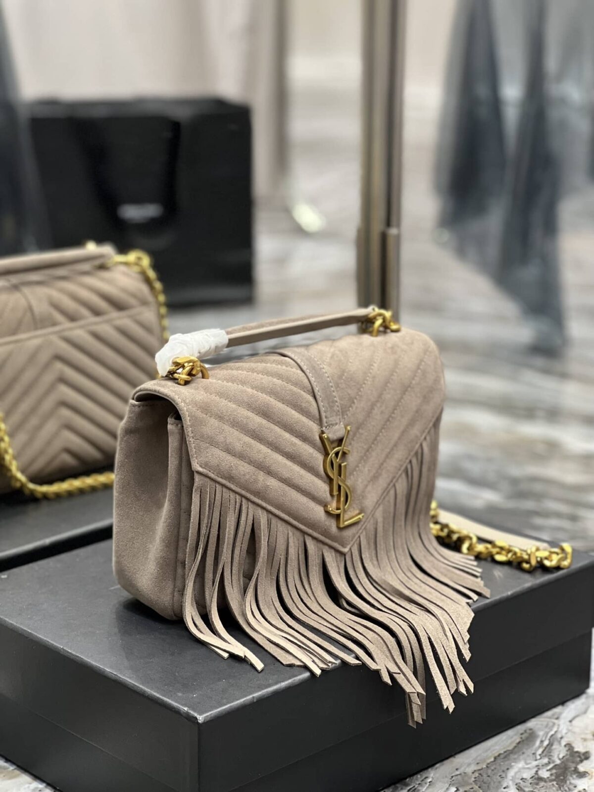 Saint Laurent College Medium Suede Shoulder Bag Gray 24Cm - Image 7
