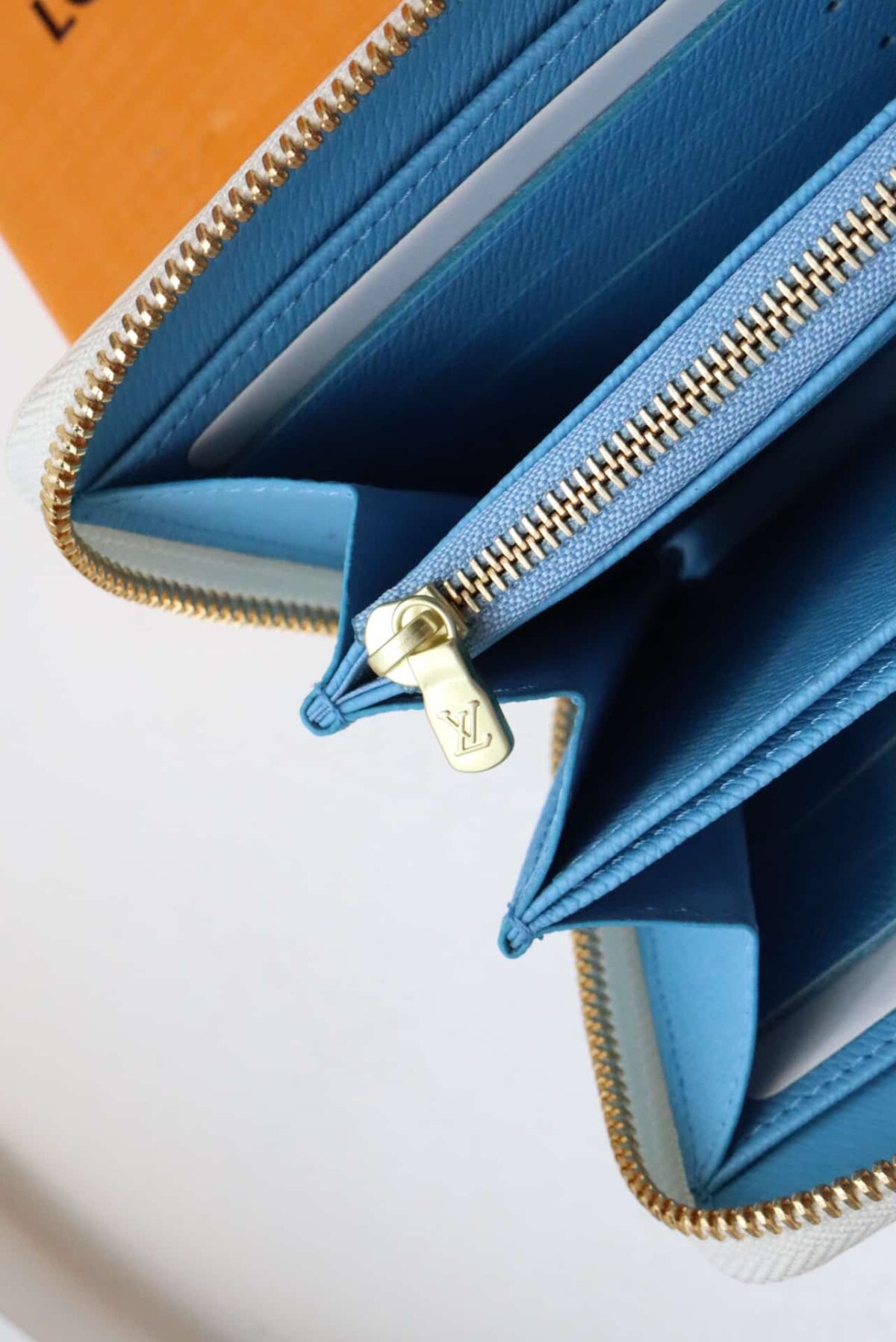 Louis Vuitton Zippy Wallet Blue M80359 - Image 7