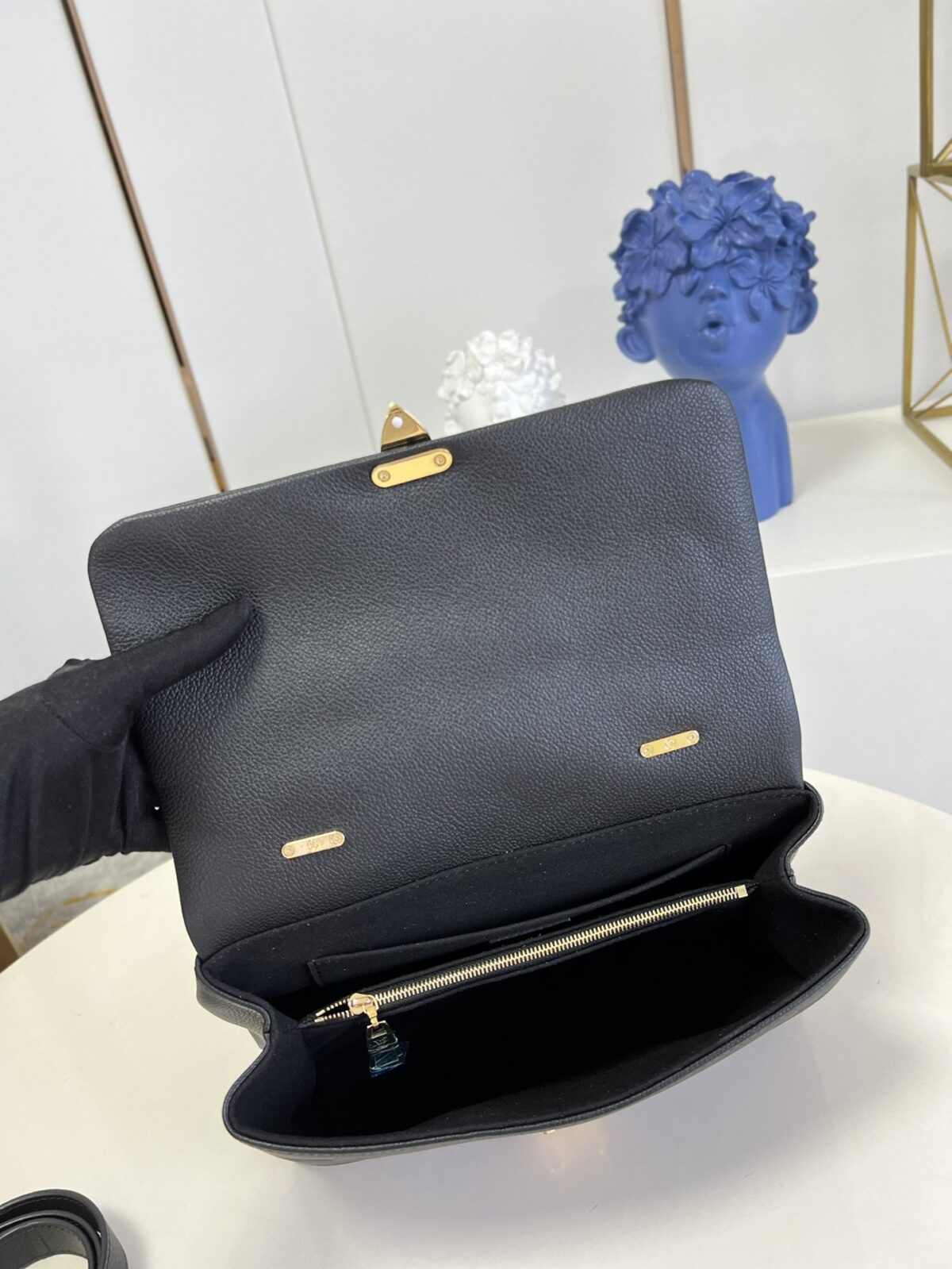 Louis Vuitton Madeleine Mm 30Cm Black M45976 - Image 8