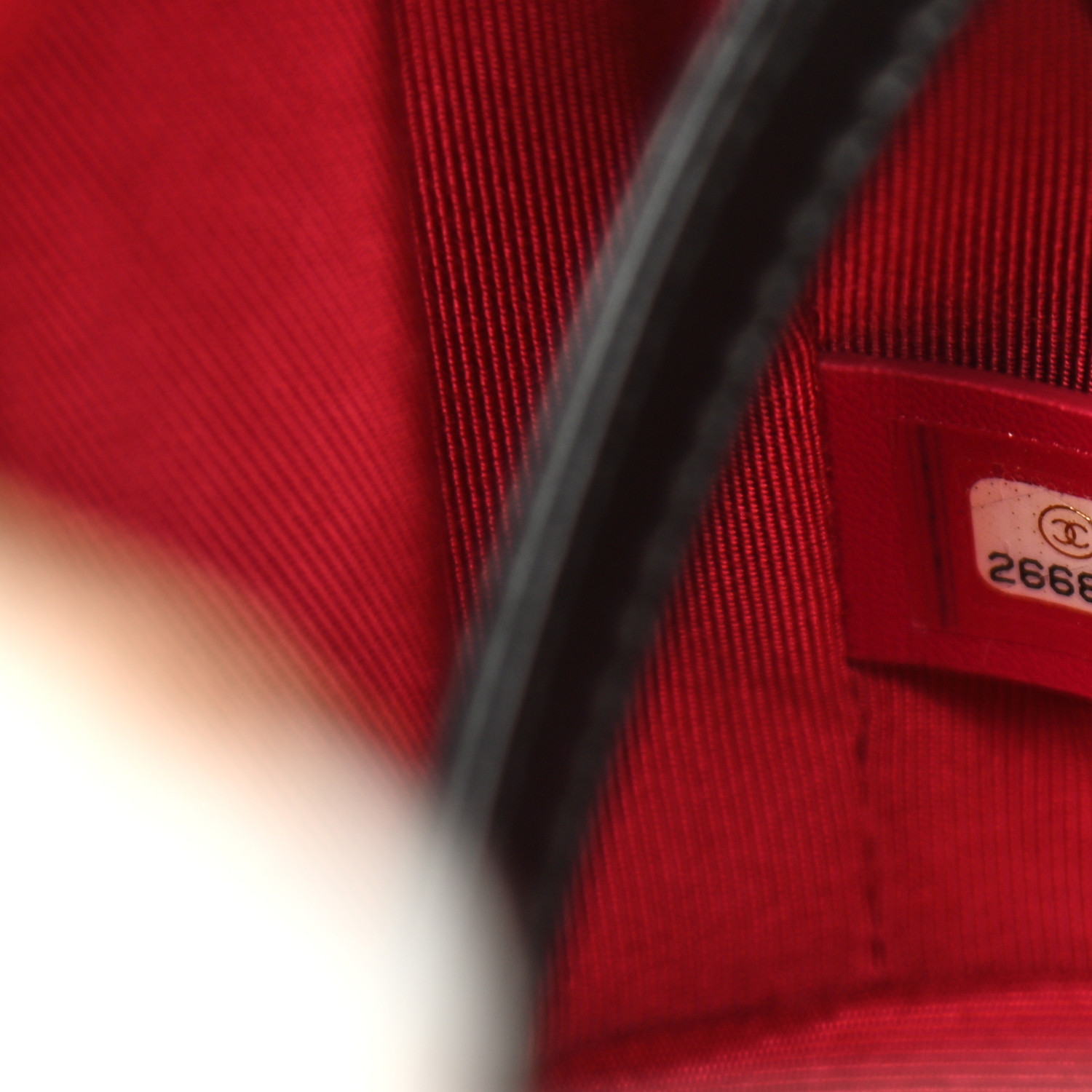 Chanel Gabrielle Hobo Small Calfskin White - Image 6