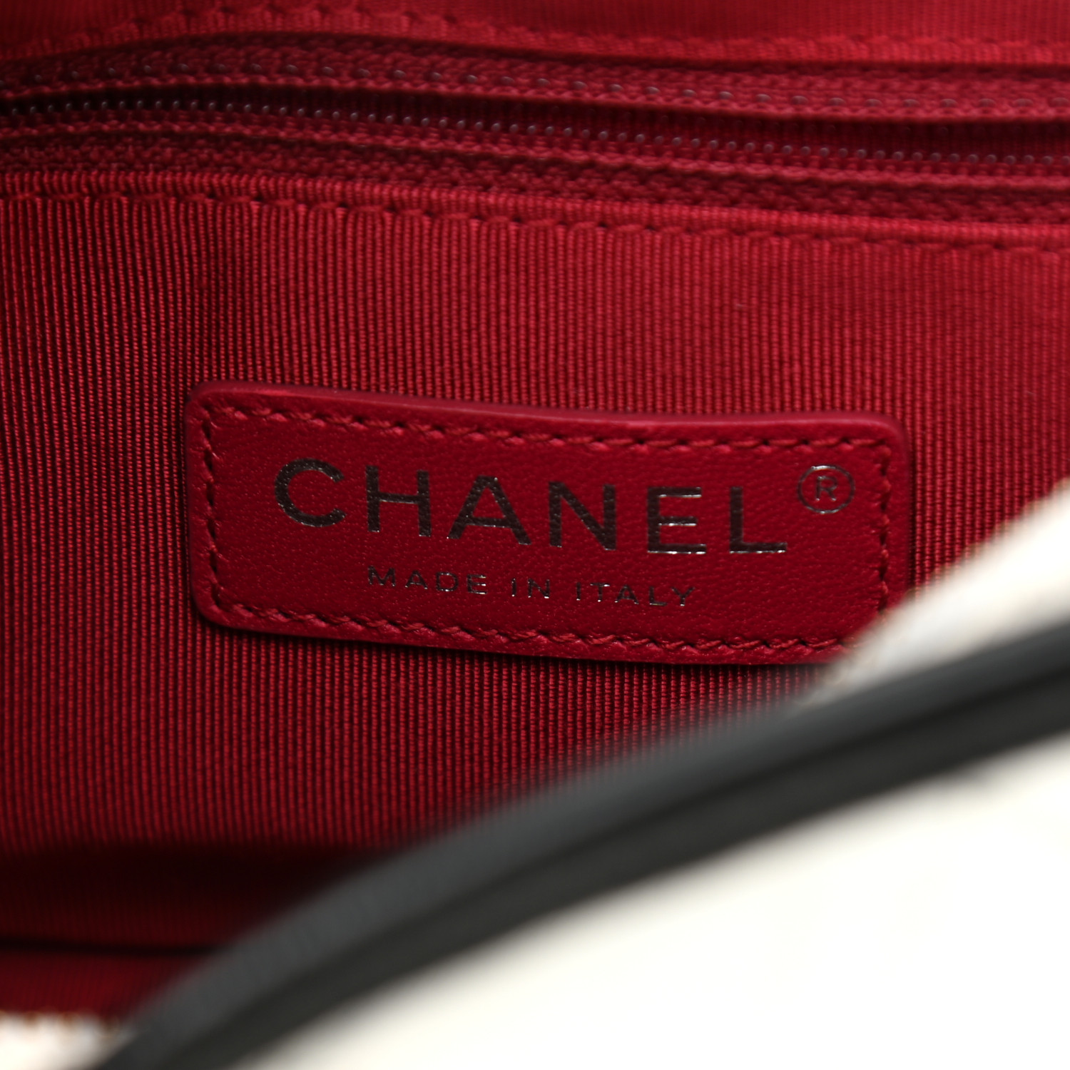 Chanel Gabrielle Hobo Small Calfskin White - Image 5